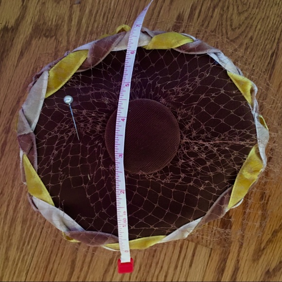 ❣️SOLD❣️Vintage Velvet Woven Hat With Netting - Picture 7 of 8